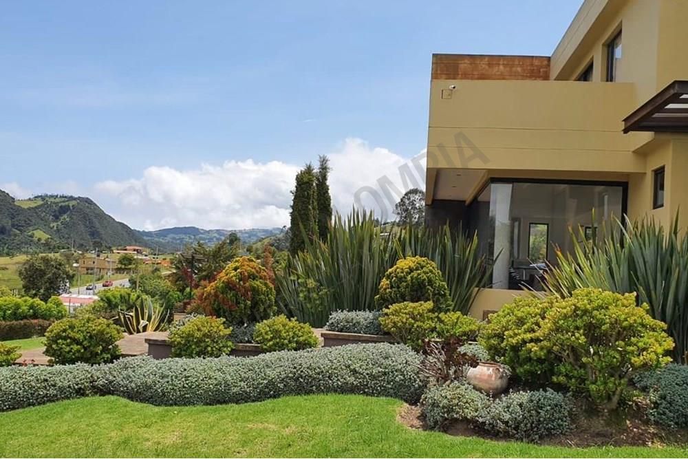 Casa en venta Cundinamarca La Calera La Calera 2983 m2 Habitaciones 4 Baños 8 Garajes 2 Precio $2600000000