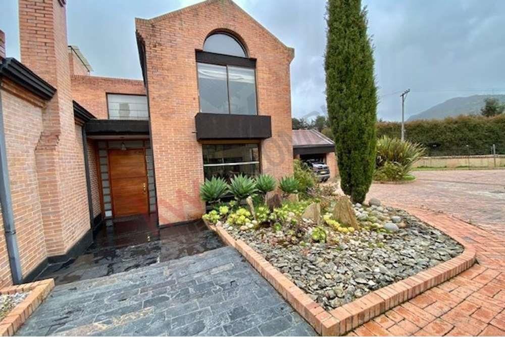 Casa en venta Cundinamarca La Calera La Plazuela 530 m2 Habitaciones 5 Baños 4 Garajes 1 Precio $1980000000