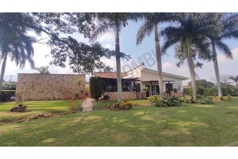Casa en venta Valle Del Cauca Jamundí Cn Campestre Las Mercedes 500 m2 Habitaciones 5 Baños 7 Garajes 10 Precio $2500000000
