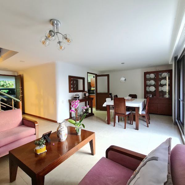 Casa en venta Antioquia Envigado Zúñiga 256 m2 Habitaciones 4 Baños 5 Garajes 2 Precio $1860000000