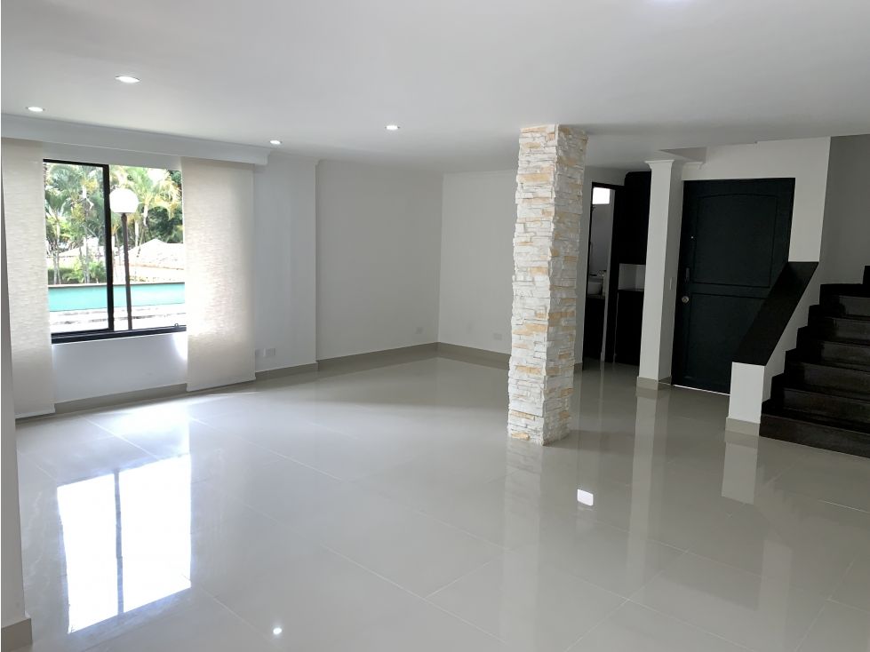 Casa en arriendo Antioquia Medellín Los Naranjos 380 m2 Habitaciones 4 Baños 4 Garajes 4 Precio $12000000