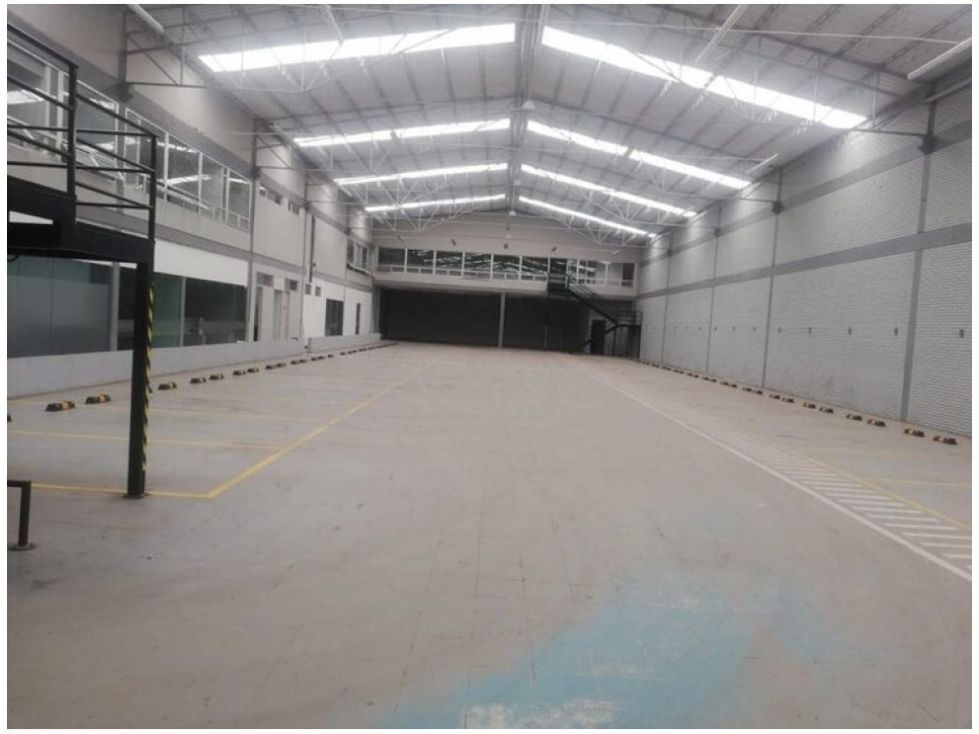 Bodega en venta Cundinamarca Bogotá Salazar Gomez 2700 m2 Habitaciones 0 Baños 10 Garajes 0 Precio $8700000000