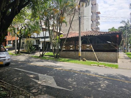 Local en venta Antioquia Medellín La Castellana 420 m2 Habitaciones 0 Baños 6 Garajes 0 Precio $2400000000