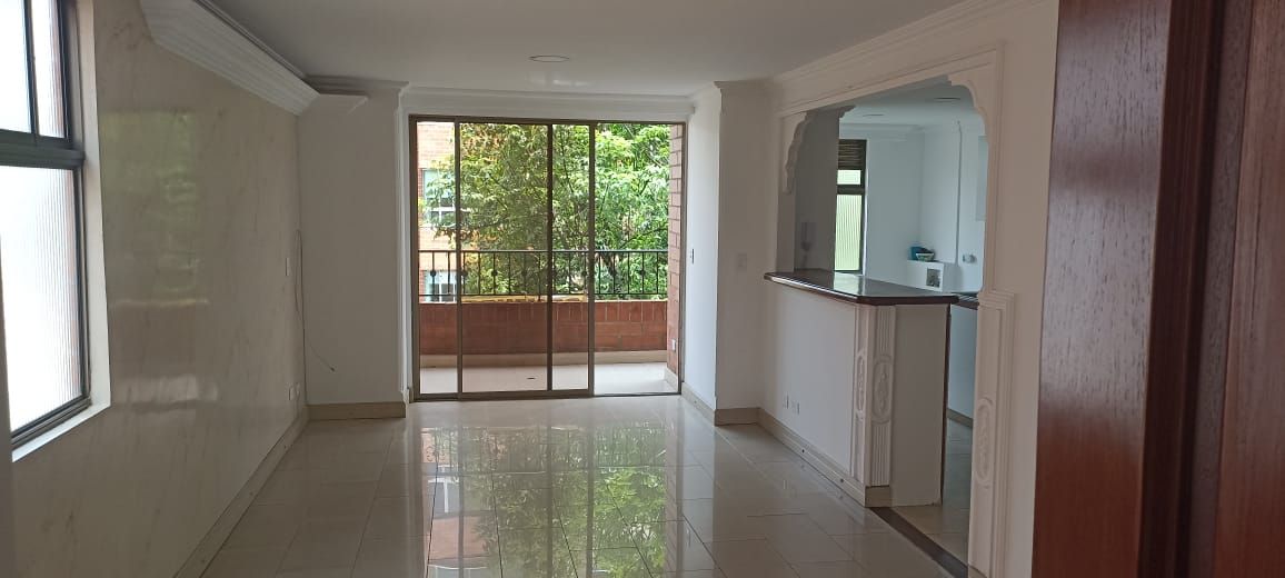 Apartamento en arriendo Antioquia Envigado Orense 98 m2 Habitaciones 3 Baños 2 Garajes 2 Precio $3700000