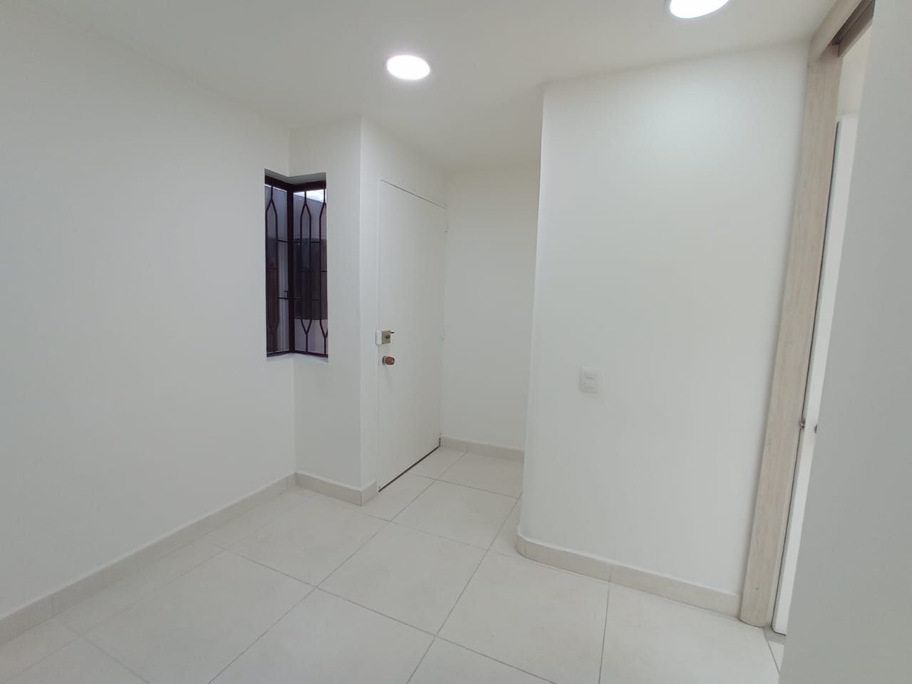 Consultorio en arriendo Antioquia Medellín Villanueva 44 m2 Habitaciones 0 Baños 2 Garajes 0 Precio $2300000