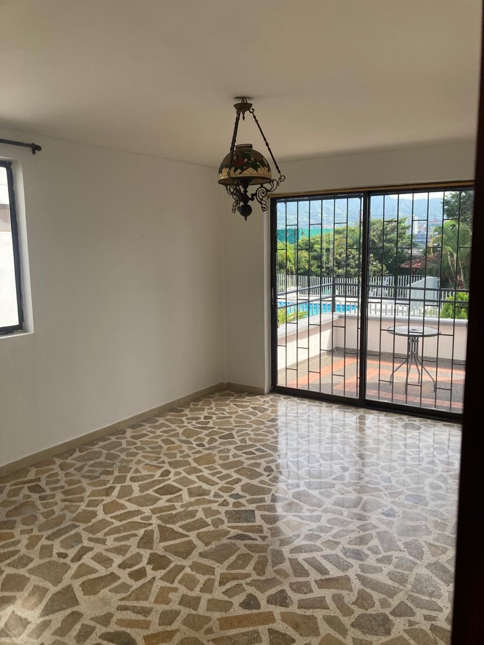 Casa en arriendo o venta Risaralda Pereira Pereira 190 m2 Habitaciones 3 Baños 4 Garajes 3 Precio venta $910000000 Precio arriendo $3600000