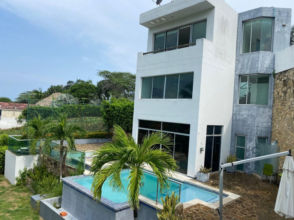 Casa en venta Atlántico Puerto Colombia Altos De Pradomar 390 m2 Habitaciones 3 Baños 3 Garajes 3 Precio $1800000000