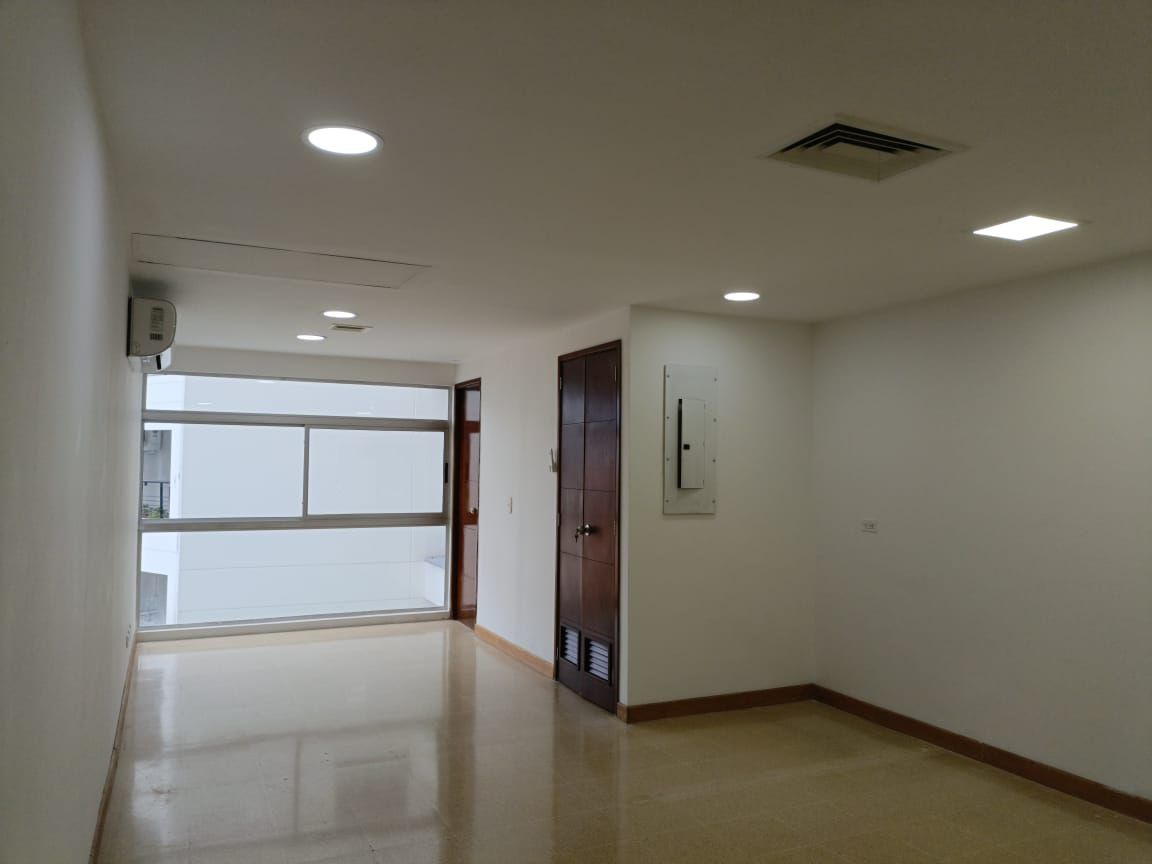 Oficina en arriendo Antioquia Medellín Las Acacias 32 m2 Habitaciones 0 Baños 0 Garajes 2 Precio $2650000