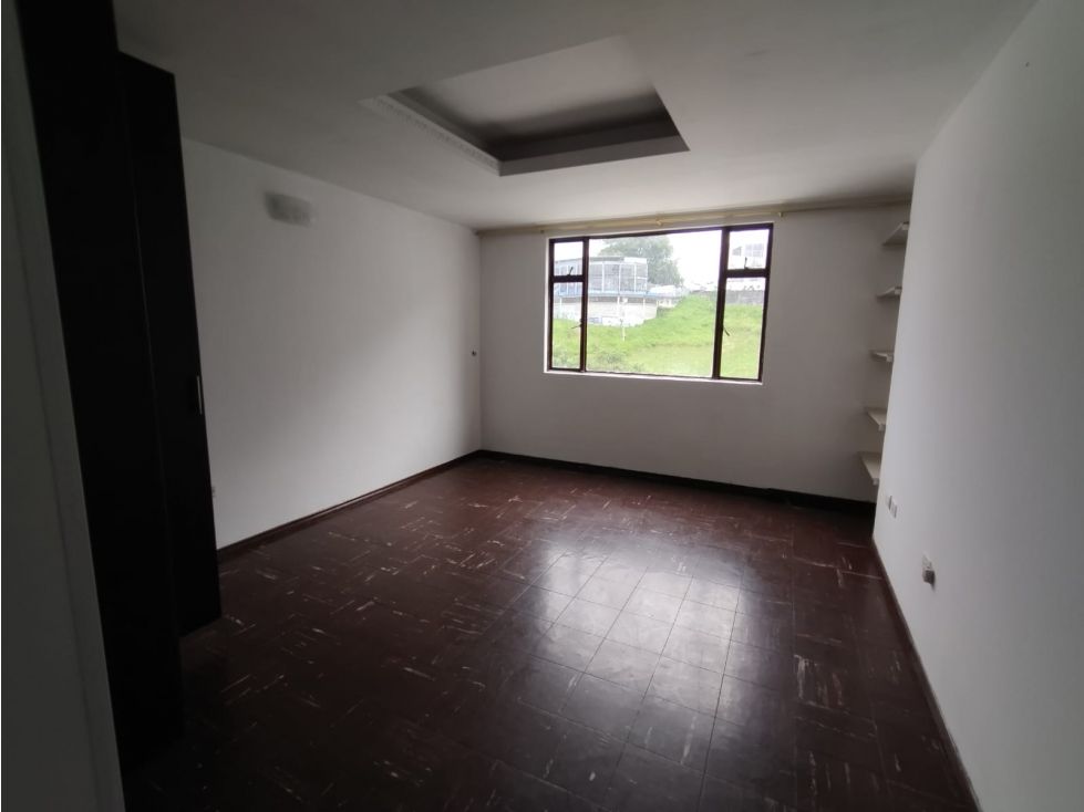 Casa en arriendo Caldas Manizales Lleras 225 m2 Habitaciones 4 Baños 2 Garajes 2 Precio $2600000