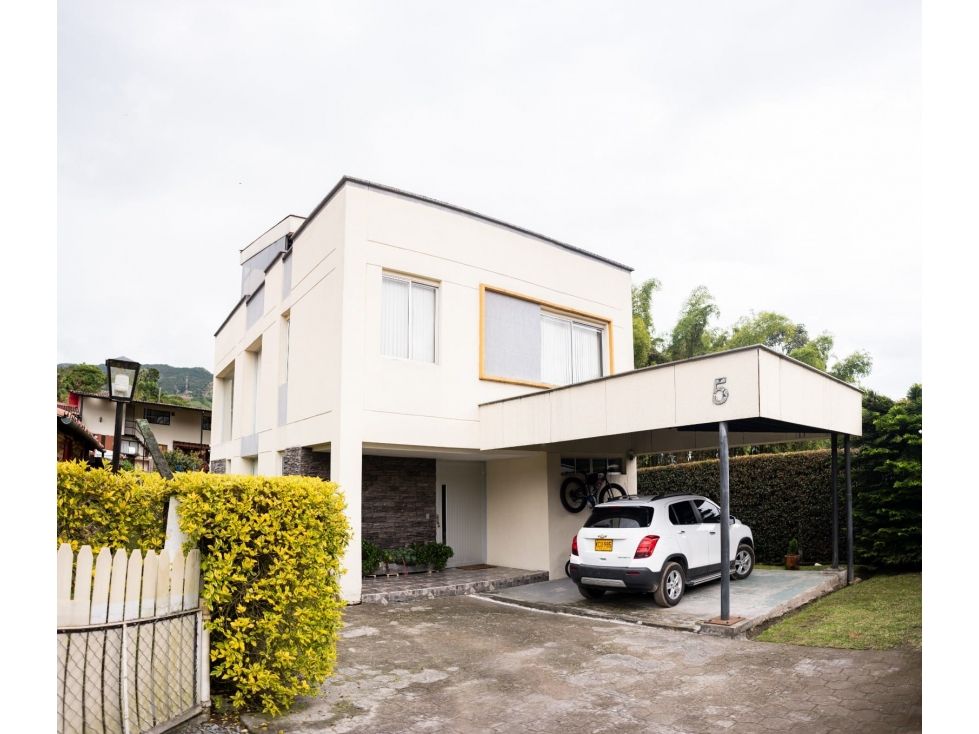 Casa Campestre en venta Caldas Villamaría Co Castellon De La Florida 210 m2 Habitaciones 3 Baños 3 Garajes 2 Precio $1000000000