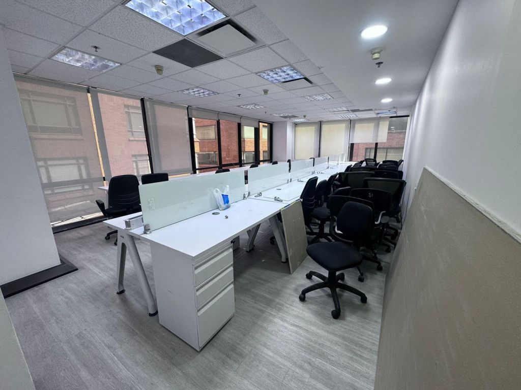 Oficina en arriendo Cundinamarca Bogotá Chicó Norte 370 m2 Habitaciones 0 Baños 2 Garajes 6 Precio $31369043