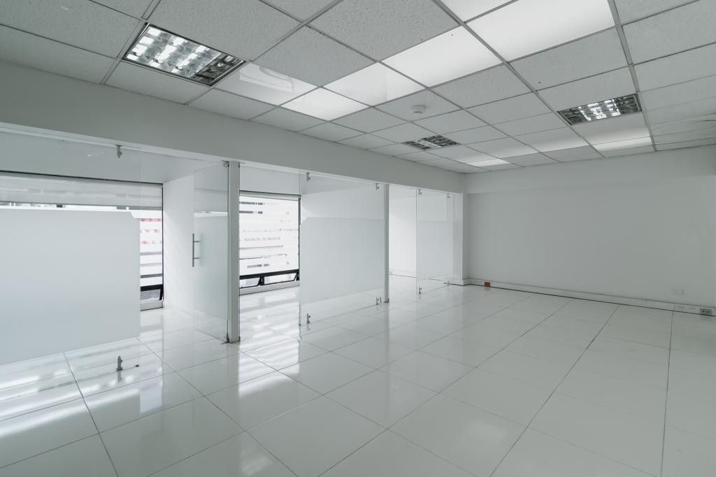 Oficina en arriendo Cundinamarca Bogotá Cedro Salazar 104 m2 Habitaciones 0 Baños 2 Garajes 0 Precio $3930000