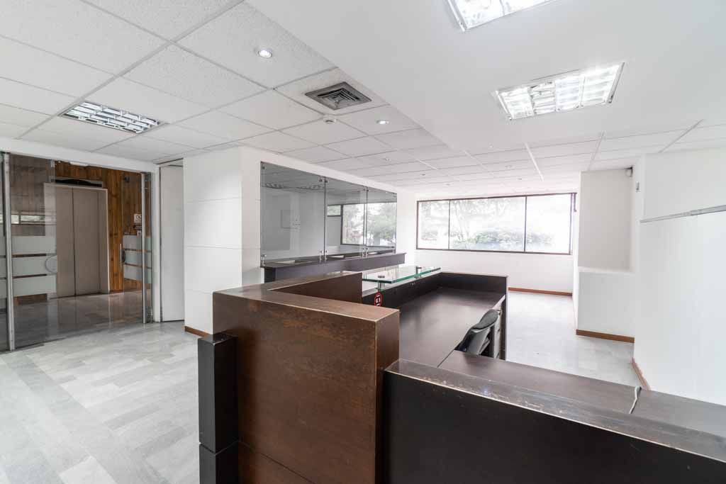 Oficina en arriendo Valle Del Cauca Cali Santa Mónica 260 m2 Habitaciones 0 Baños 2 Garajes 4 Precio $10405527