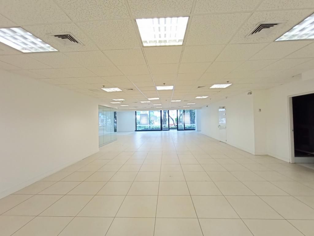 Local en venta Cundinamarca Bogotá Chico Norte Et Ii 237 m2 Habitaciones 0 Baños 2 Garajes 3 Precio $3562000000