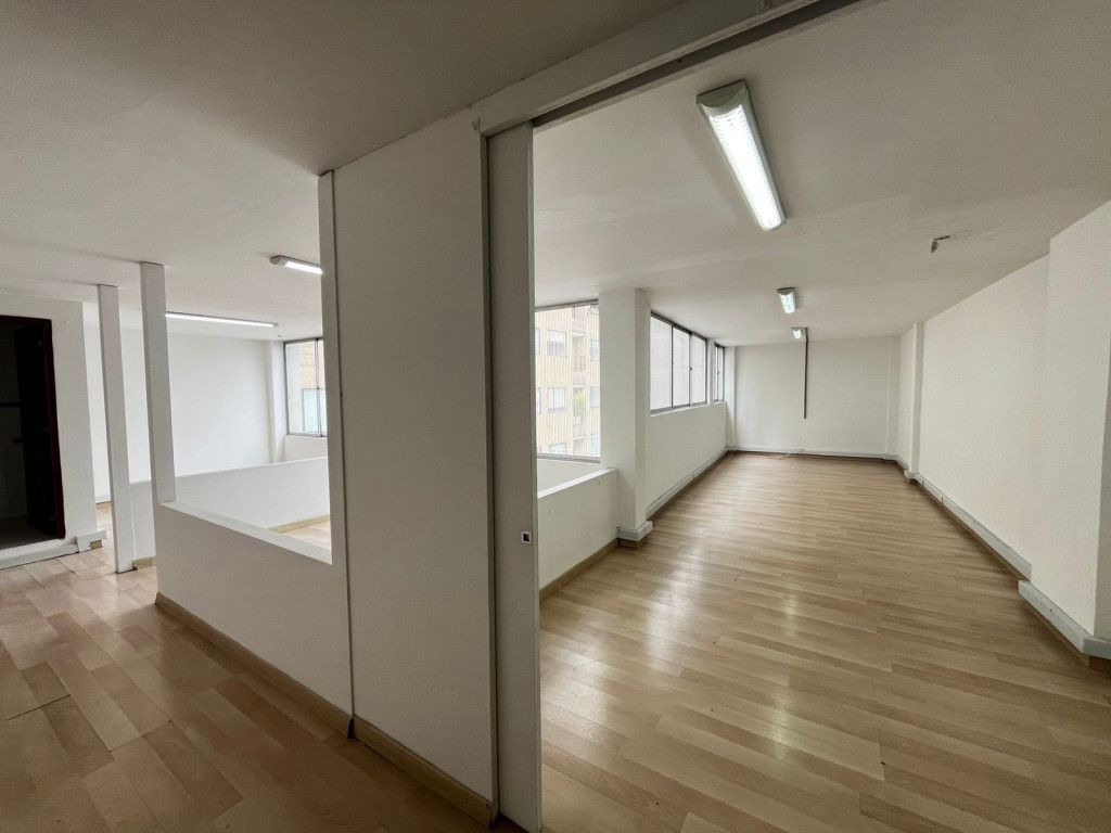 Oficina en arriendo Cundinamarca Bogotá Chapinero Central 64 m2 Habitaciones 0 Baños 1 Garajes 0 Precio $2305000