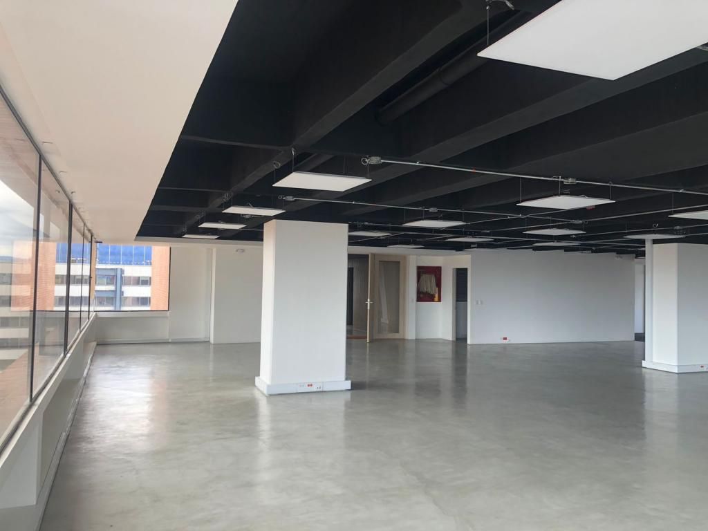 Oficina en venta Cundinamarca Bogotá El Espartillal 440 m2 Habitaciones 0 Baños 10 Garajes 11 Precio $3300000000