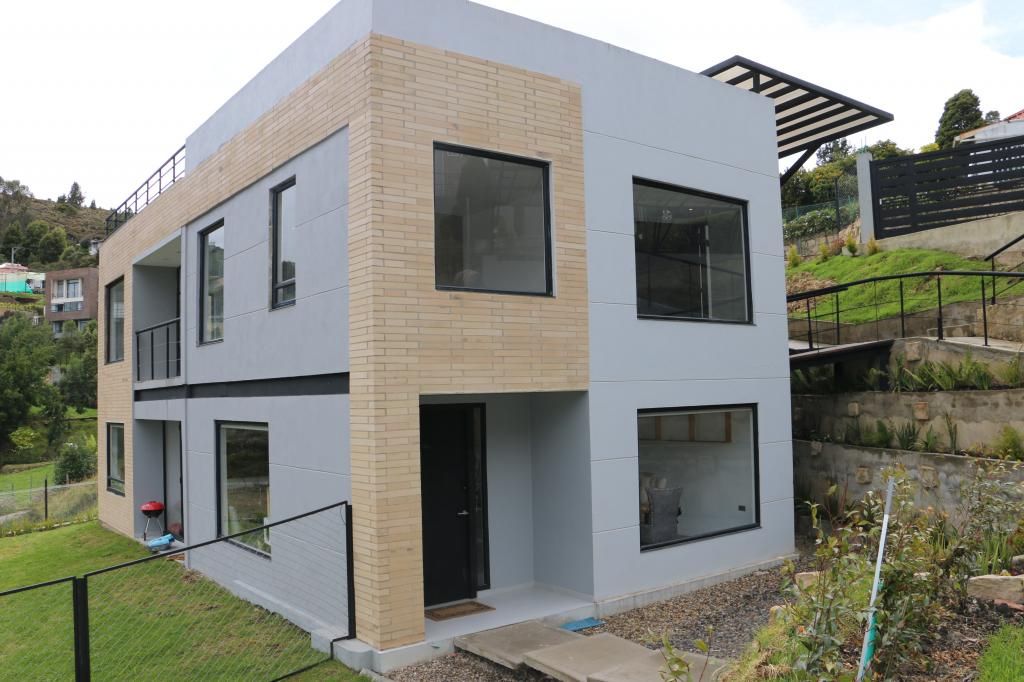 Casa en venta Cundinamarca La Calera Centro 400 m2 Habitaciones 6 Baños 5 Garajes 4 Precio $1750000000