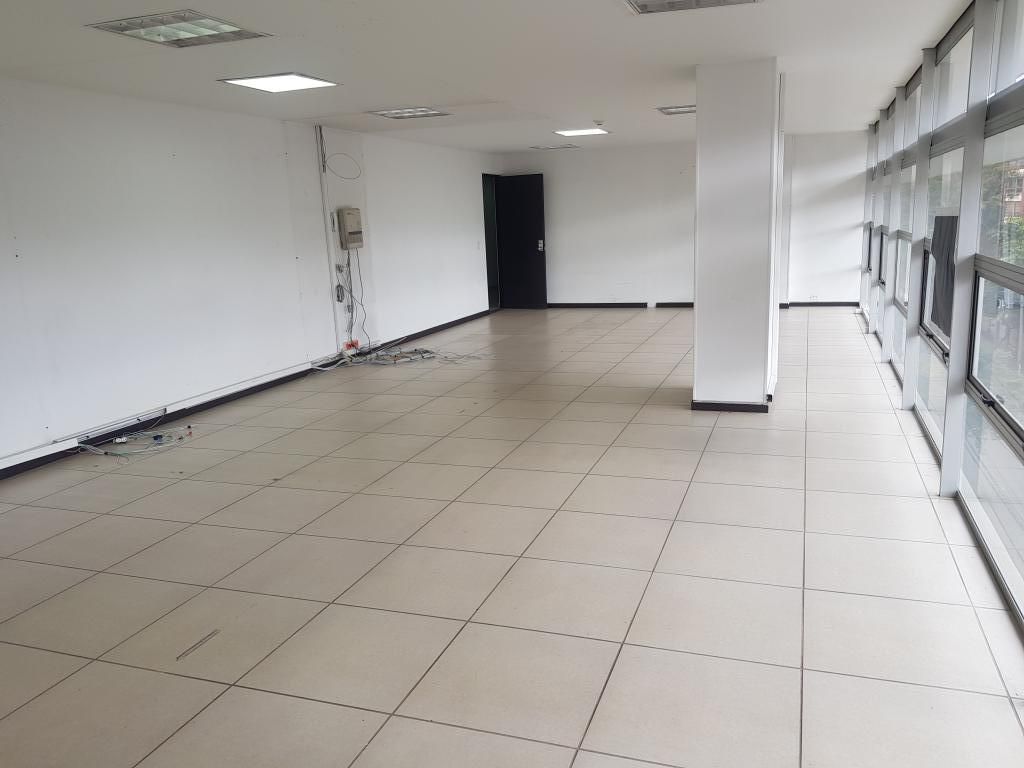 Local en venta Cundinamarca Bogotá La Castellana 74 m2 Habitaciones 0 Baños 2 Garajes 3 Precio $611711000