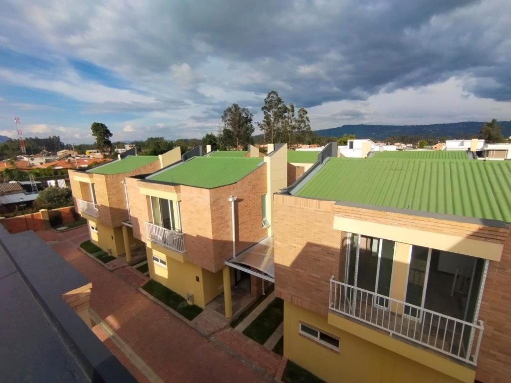 Casa en arriendo Cundinamarca Chía Chia 118 m2 Habitaciones 3 Baños 4 Garajes 3 Precio $3390000