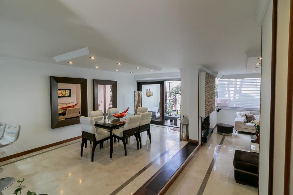 Casa en venta Cundinamarca Bogotá Niza Suba 266 m2 Habitaciones 5 Baños 5 Garajes 3 Precio $1260000000