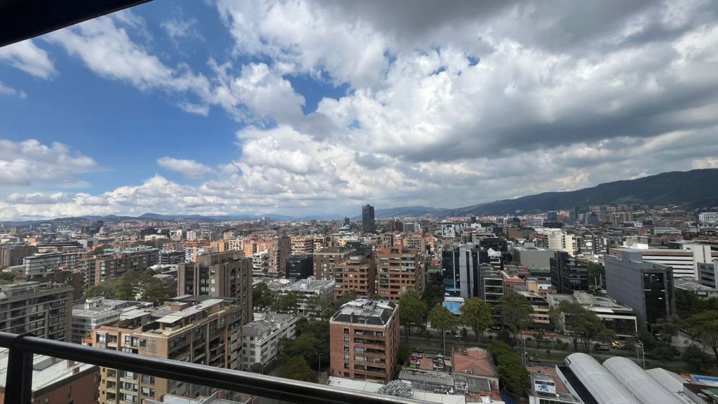 Oficina en arriendo Cundinamarca Bogotá Chicó Norte 280 m2 Habitaciones 0 Baños 0 Garajes 4 Precio $35920000