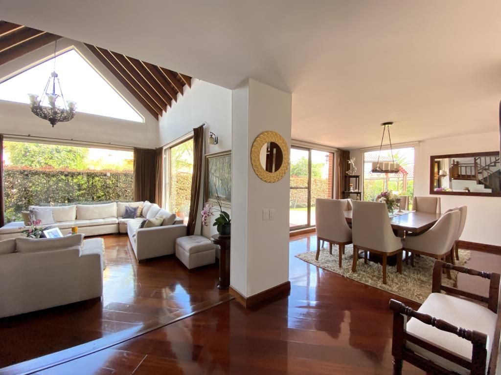 Casa en venta Cundinamarca Cajicá Centro 430 m2 Habitaciones 4 Baños 5 Garajes 10 Precio $2800000000