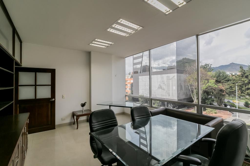 Consultorio en venta Cundinamarca Bogotá Chico Norte Et Iii 90 m2 Habitaciones 0 Baños 1 Garajes 2 Precio $1100000000
