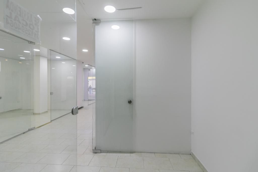 Local en venta Cundinamarca Bogotá La Veracruz 360 m2 Habitaciones 0 Baños 0 Garajes 0 Precio $1700000000