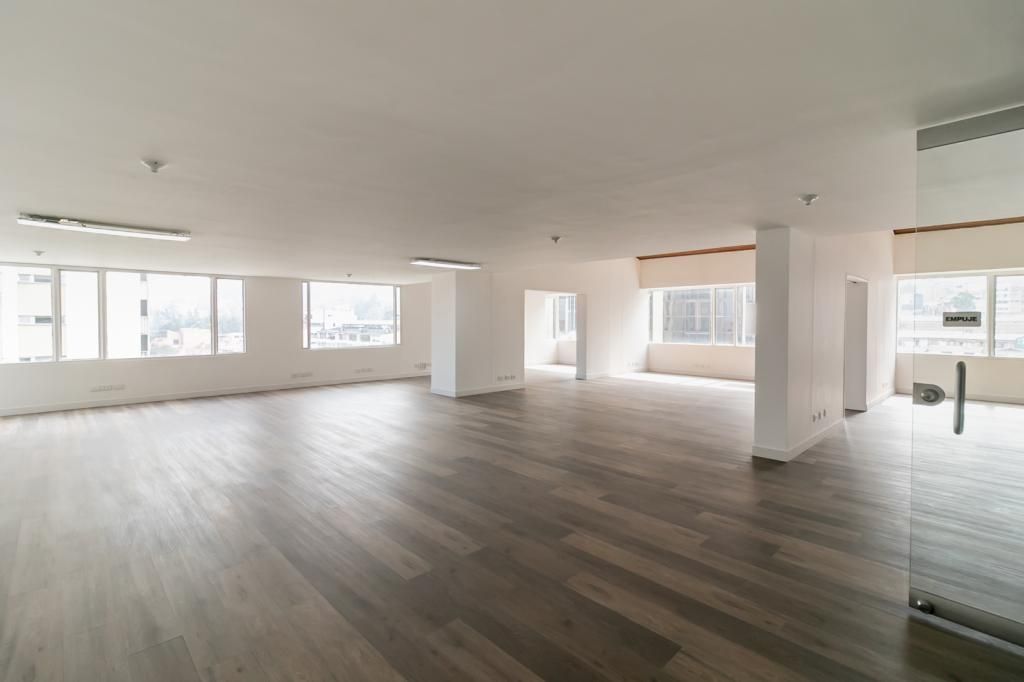 Oficina en venta Cundinamarca Bogotá Samper 217 m2 Habitaciones 0 Baños 3 Garajes 0 Precio $1302000000