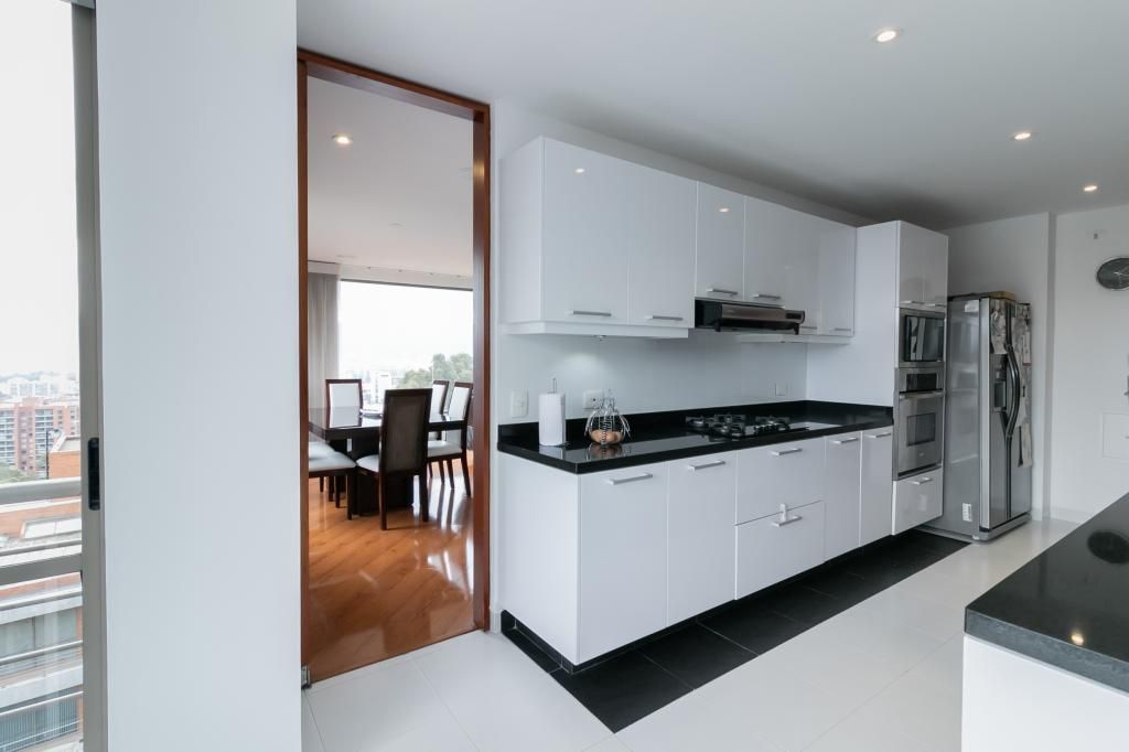 Apartamento en venta Cundinamarca Bogotá El Plan 222 m2 Habitaciones 3 Baños 5 Garajes 3 Precio $1400000000