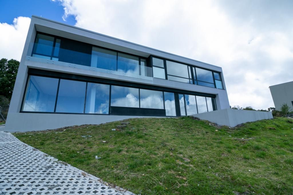 Casa en venta Cundinamarca La Calera La Calera 380 m2 Habitaciones 3 Baños 4 Garajes 8 Precio $2800000000