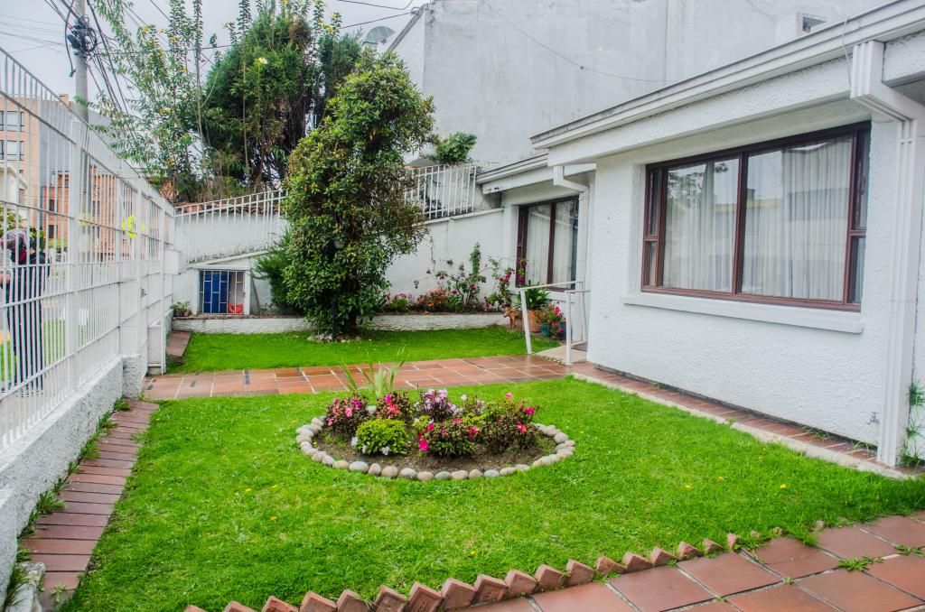 Casa en venta Cundinamarca Bogotá Las Villas 391 m2 Habitaciones 10 Baños 4 Garajes 0 Precio $1250000000