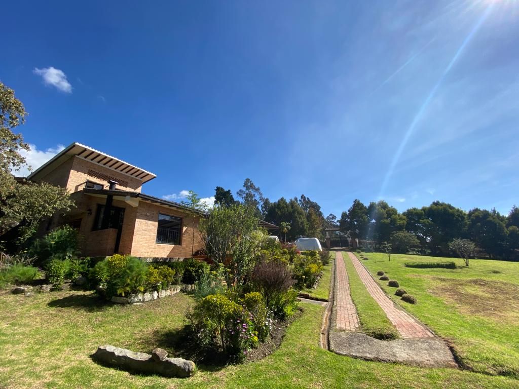 Finca en venta Cundinamarca Tabio Tabio 300 m2 Habitaciones 4 Baños 4 Garajes 6 Precio $1750000000