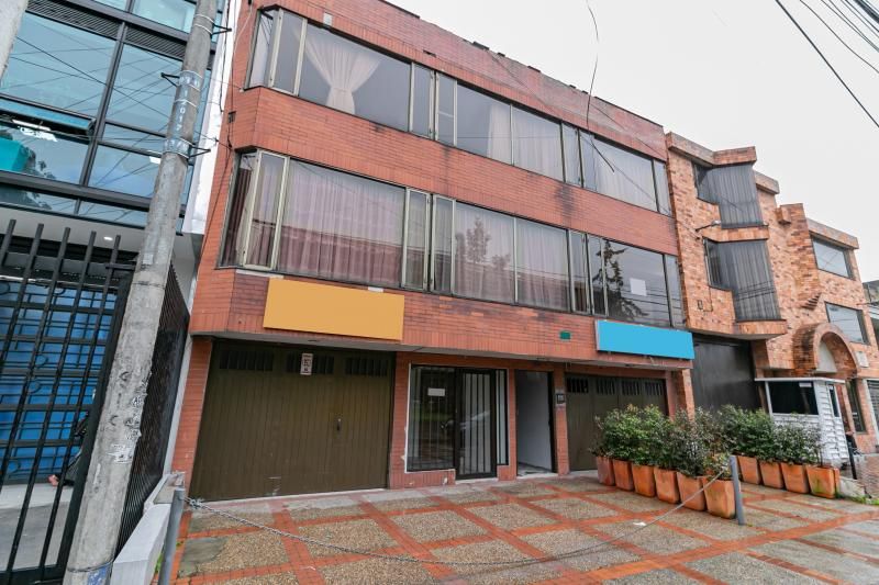 Edificio en venta Cundinamarca Bogotá Quinta Paredes 646 m2 Habitaciones 7 Baños 7 Garajes 0 Precio $2400000000