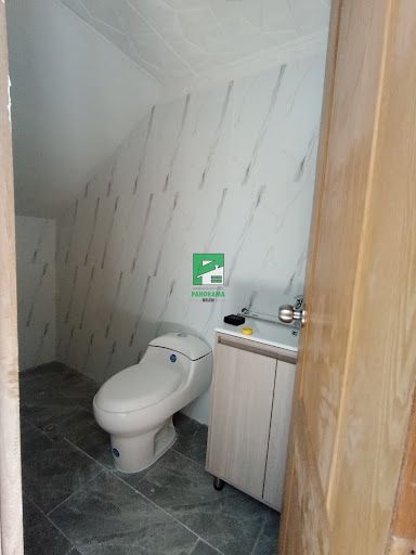 Casa en arriendo Antioquia Medellín Rosales 225 m2 Habitaciones 5 Baños 4 Garajes 2 Precio $5800000