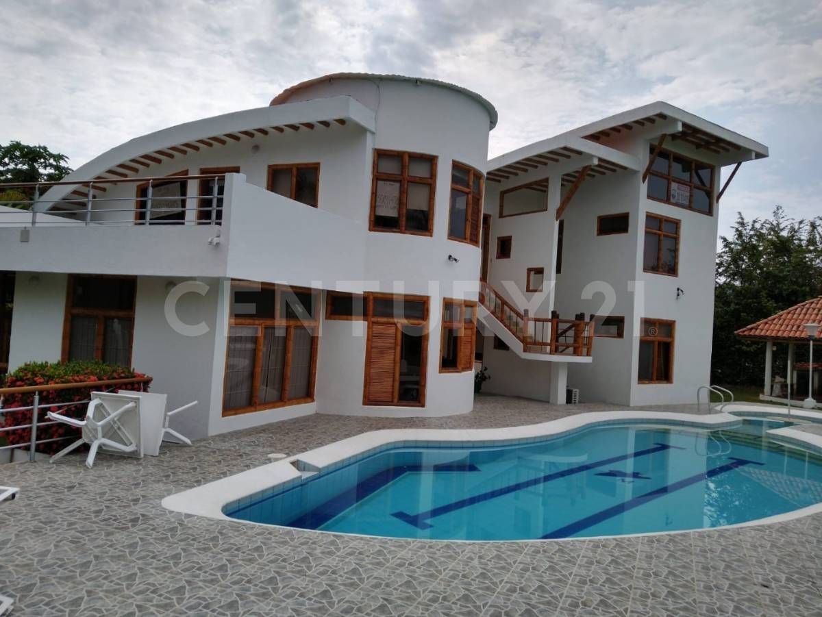 Casa en venta Tolima Carmen De Apicalá Carmen De Apicalá 254 m2 Habitaciones 4 Baños 3 Garajes 6 Precio $650000000