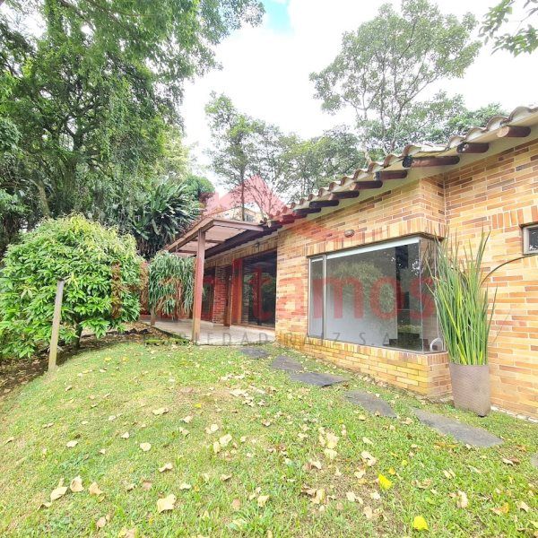 Casa en venta Antioquia Envigado La Pradera 260 m2 Habitaciones 4 Baños 5 Garajes 4 Precio $2200000000