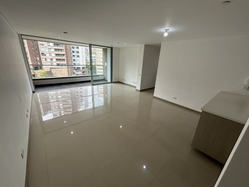 Apartamento en arriendo Antioquia Envigado La Inmaculada 115 m2 Habitaciones 3 Baños 4 Garajes 3 Precio $6000000