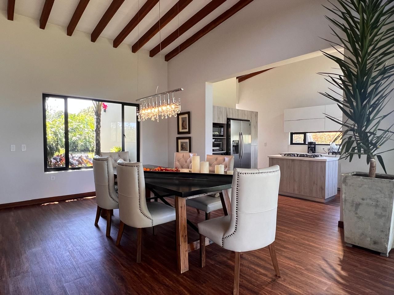 Casa en venta Antioquia La Ceja Vereda San Miguel 330 m2 Habitaciones 3 Baños 6 Garajes 3 Precio $2750000000