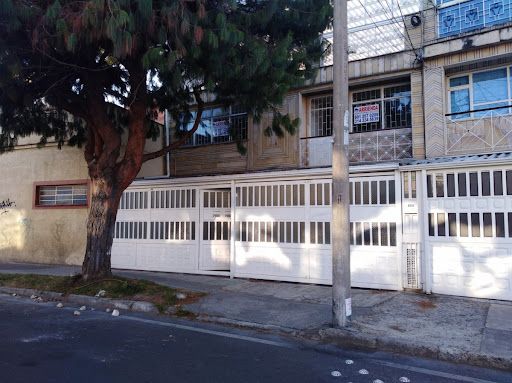 Apartamento en arriendo Cundinamarca Bogotá El Vergel 300 m2 Habitaciones 3 Baños 2 Garajes 1 Precio $3300000