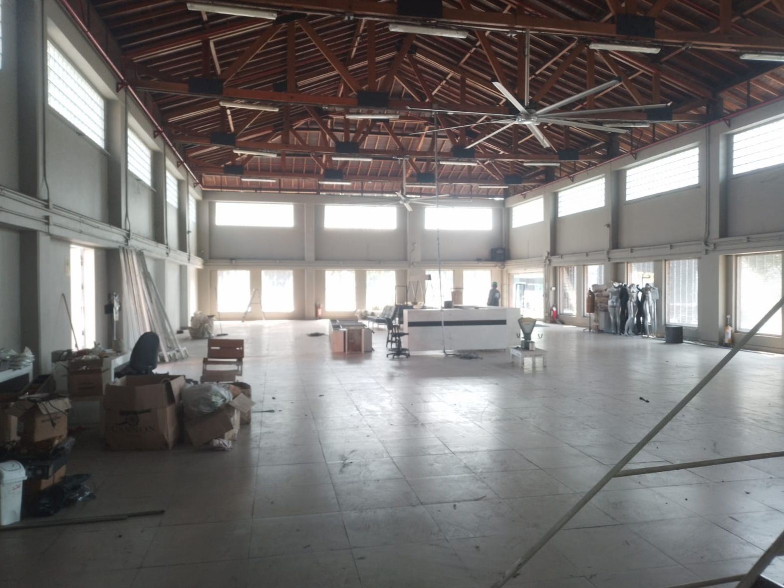 Bodega en arriendo Antioquia Itagüí Santa Cruz 518 m2 Habitaciones 0 Baños 2 Garajes 8 Precio $28000000