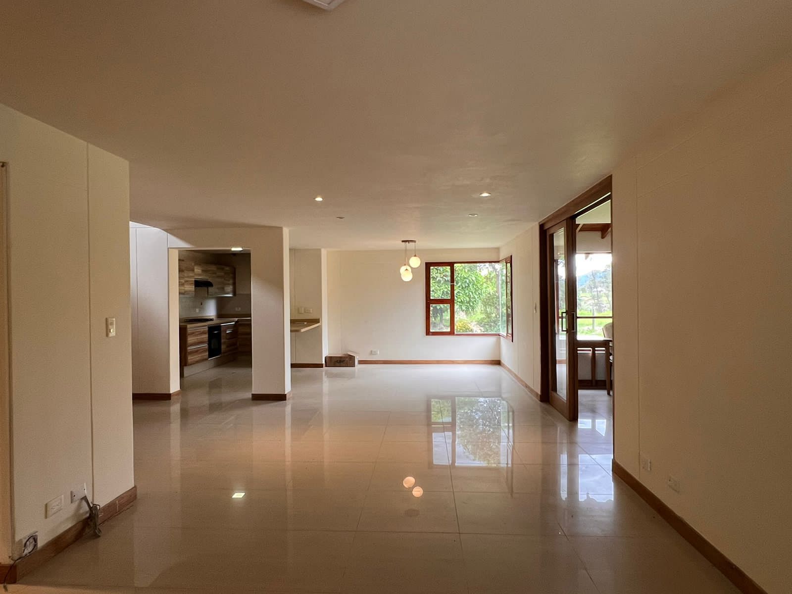 Casa en venta Antioquia Rionegro Laureles 400 m2 Habitaciones 5 Baños 8 Garajes 4 Precio $8950000000