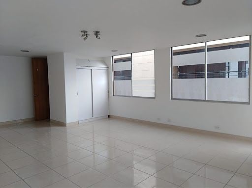 Oficina en venta Cundinamarca Bogotá Santa Barbara Occidental 42 m2 Habitaciones 0 Baños 0 Garajes 2 Precio $350000000