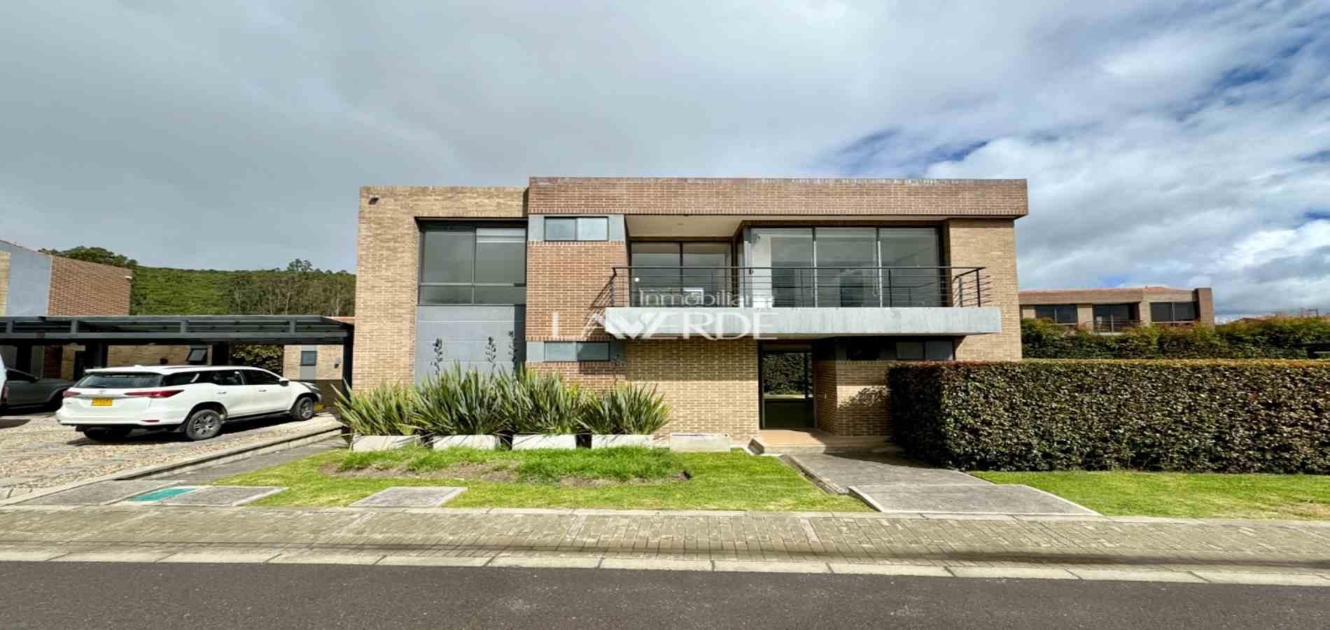 Casa en venta Cundinamarca Zipaquirá Las Villas 252 m2 Habitaciones 4 Baños 13 Garajes 5 Precio $1600000000