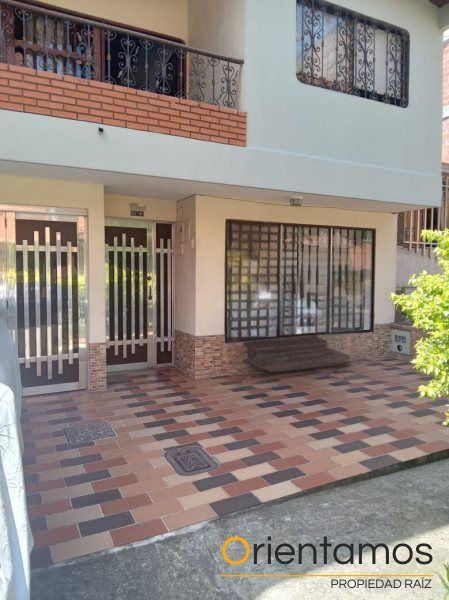 Casa en arriendo Antioquia Envigado El Dorado 250 m2 Habitaciones 3 Baños 2 Garajes 0 Precio $4000000