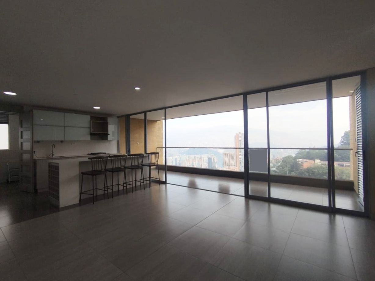 Apartamento en arriendo Antioquia Medellín Castropol 160 m2 Habitaciones 3 Baños 6 Garajes 4 Precio $8500000