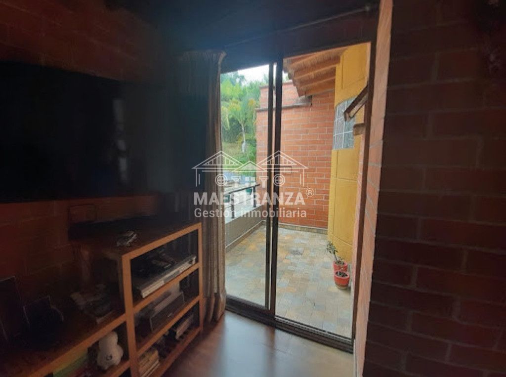 Casa en venta Antioquia Sabaneta Los Alcázares 214 m2 Habitaciones 4 Baños 5 Garajes 2 Precio $1250000000