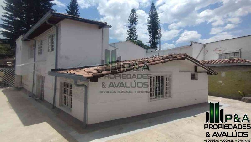 Casa en arriendo Antioquia Medellín Patio Bonito 400 m2 Habitaciones 11 Baños 6 Garajes 0 Precio $16000000