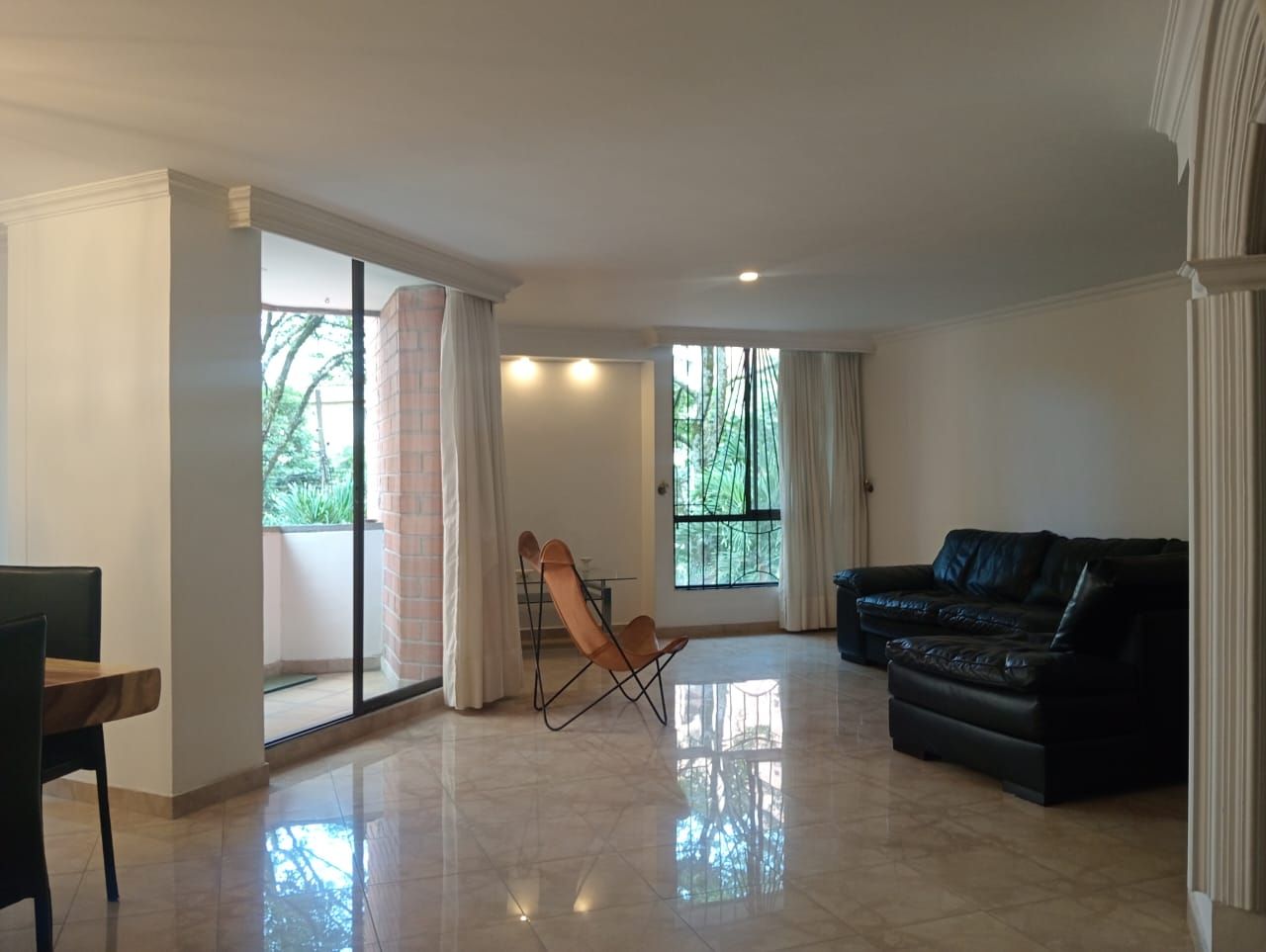 Apartamento en arriendo Antioquia Medellín Laureles 175 m2 Habitaciones 4 Baños 4 Garajes 2 Precio $5200000