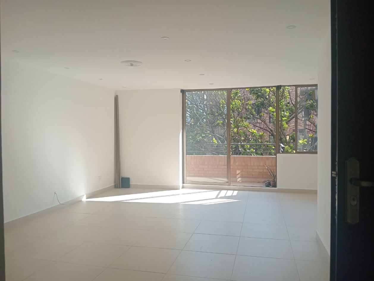 Apartamento en arriendo Antioquia Medellín Los Conquistadores 94 m2 Habitaciones 3 Baños 2 Garajes 2 Precio $3400000